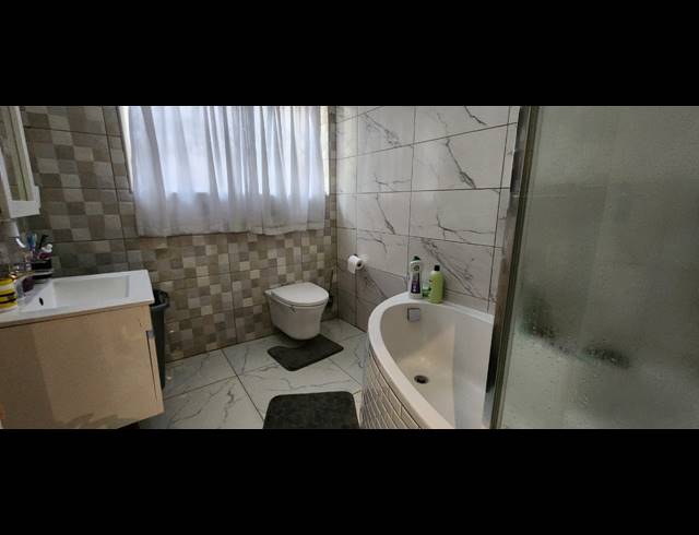 3 BEDROOM TOWNHOUSE FOR SALE IN WATERVAL EAST